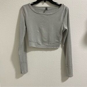 Onzie Light Gray Striped Crop Top